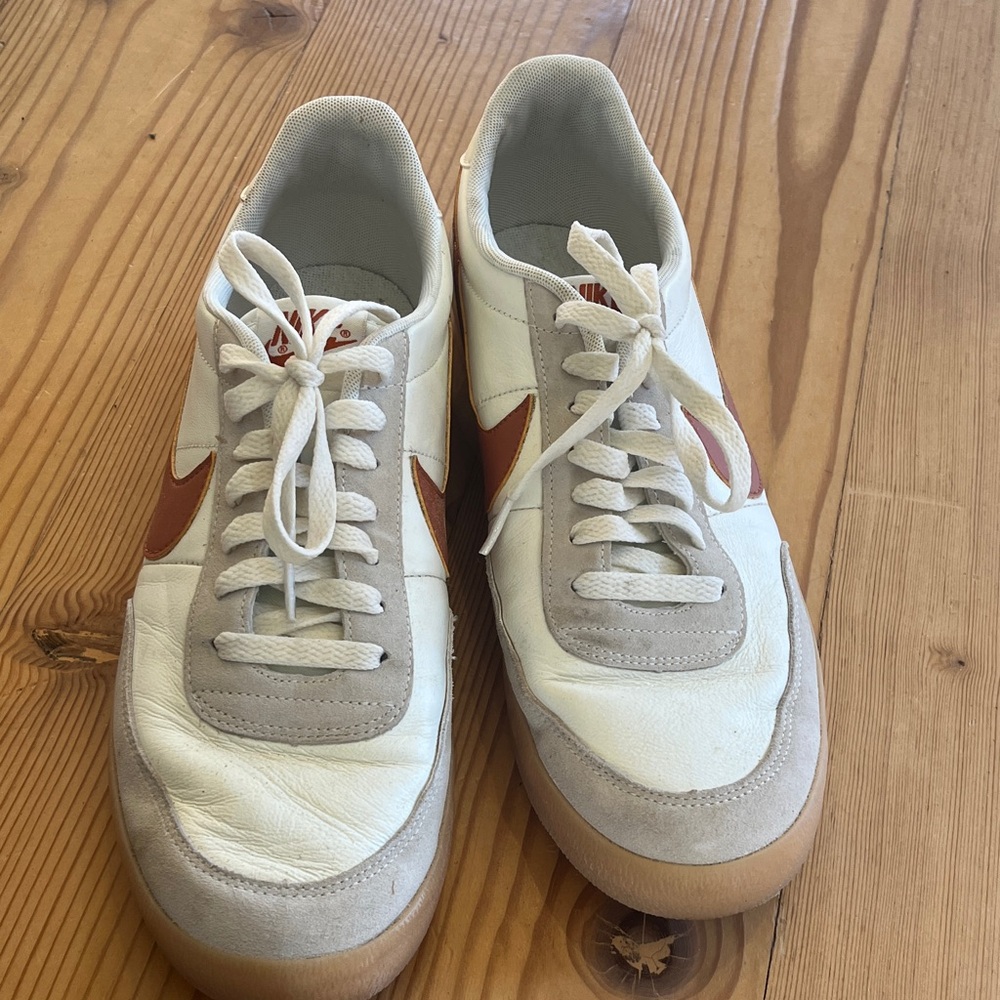 Nike Kilkshot Men’s sneakers, very lightly used.